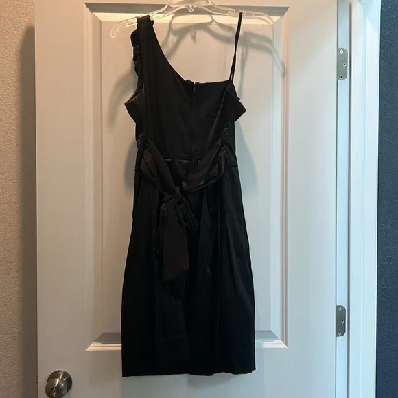 Black cocktail dress worn once. Size 11. - Picture 2 of 4